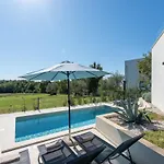 Marko Aurelia By Interhome Willa *