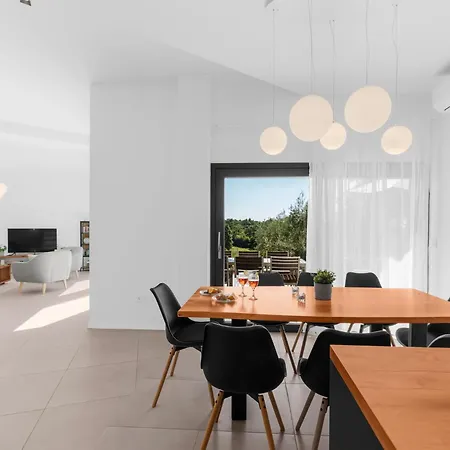 Marko Aurelia By Interhome * Tar-Vabriga